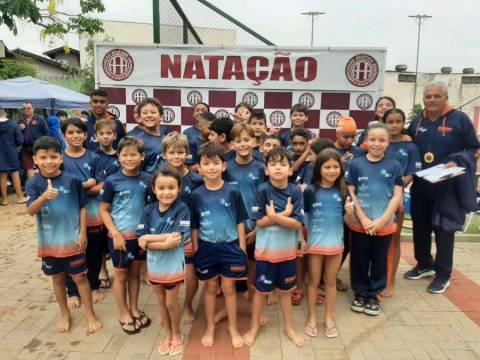 Equipe de Atibaia é destaque no 10º Torneio Regional de Natação