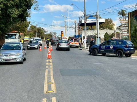 Prefeitura de Atibaia reforça restrição de caminhões na Serrinha da Lucas com ação educativa