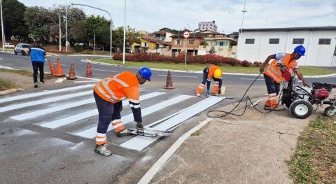 Atibaia amplia sinalização viária e melhora mobilidade