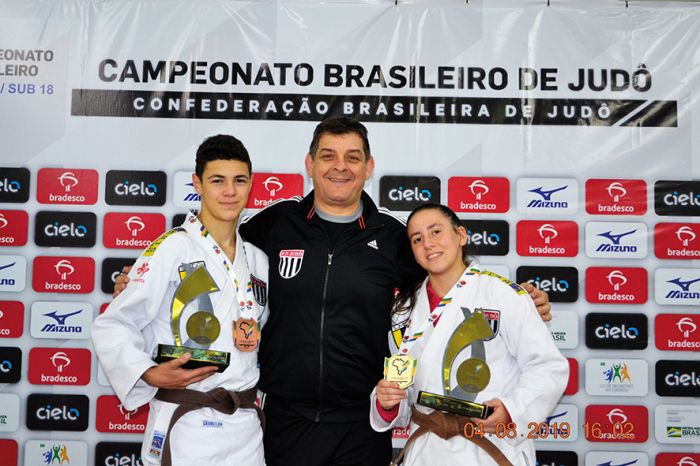 Judô atibaiense conquistou quatro títulos nacionais, três regionais e doze medalhas em amistoso