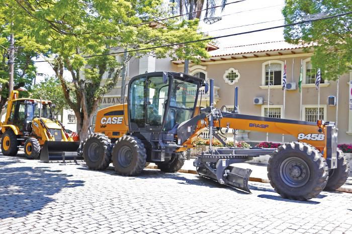PREFEITURA ADQUIRIU NOVAS MÁQUINAS