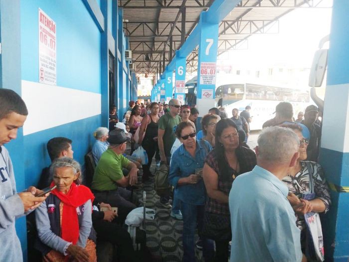 CAOS NA ESTAÇÃO RODOVIÁRIA DE ATIBAIA