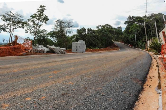 Bairro Jardim São Felipe teve mais duas vias asfaltadas nesta semana
