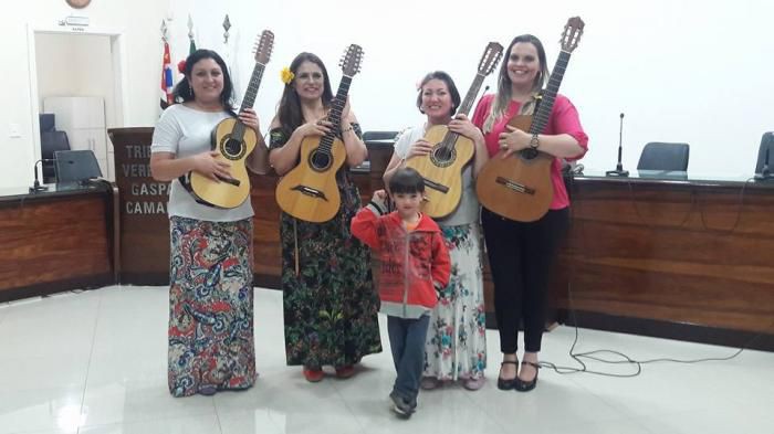 VEREADORA ROBERTA BARSOTTI PROMOVEU BATE-PAPO SOBRE A SAÚDE DA MULHER