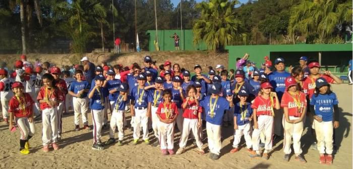 Beisebol ACENBRA/AMHA Saúde é vice-campeão do 35º Torneio Acrilex de Beisebol