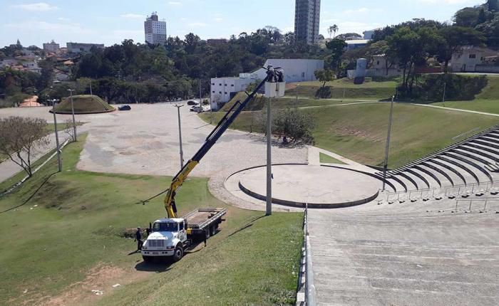 Prefeitura de Atibaia promove ampliação e readequação da iluminação externa do Centro de Convenções
