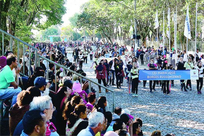 Atibaia comemorou 351 anos com tradicional desfile cívico