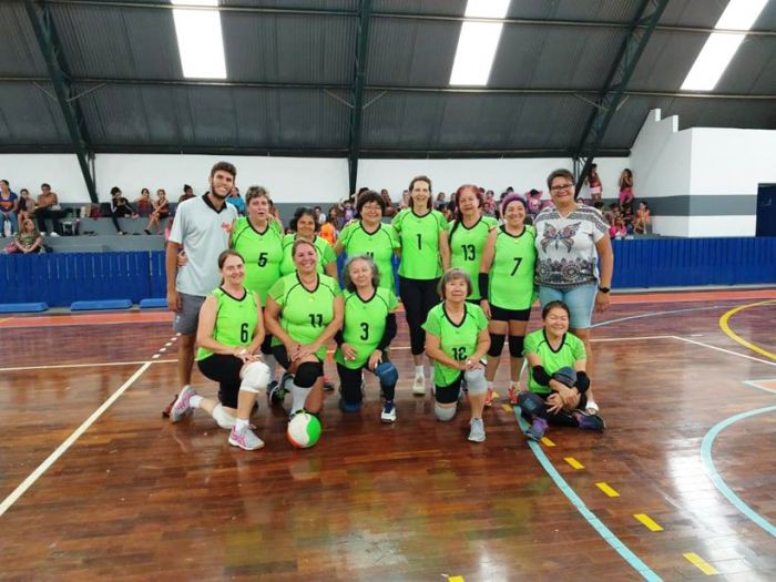 VÔLEI DA TERCEIRA IDADE DE ATIBAIA PARTICIPOU DE AMISTOSOS