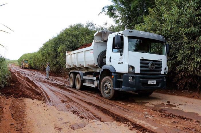 Trecho da Estrada da Usina será interditado para continuidade das obras de asfalto