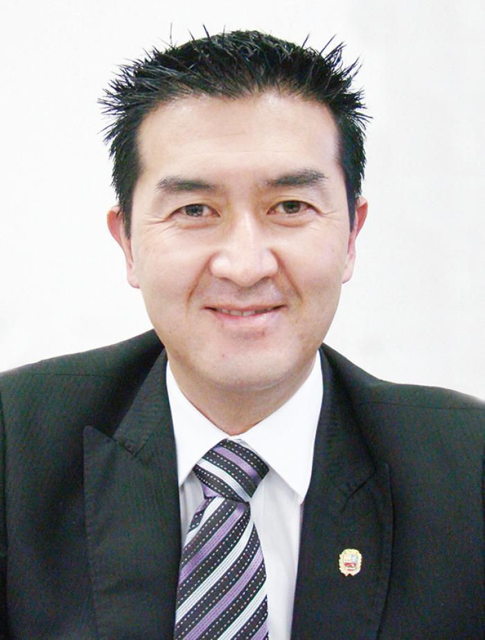 Vice-prefeito Emil Ono assume como prefeito em exercício