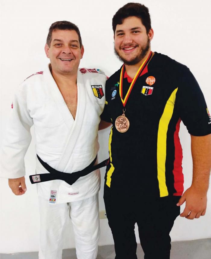Judoca atibaiense foi bronze na Alemanha