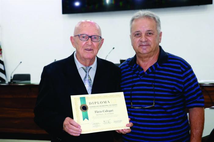 Conselho Municipal do Idoso entregou diploma de Notável de Atibaia ao ex-prefeito Flávio Callegari