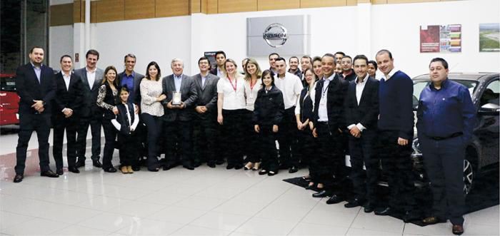 NISSAN - Com atendimento de qualidade, a concessionária recebeu neste mês de julho a medalha de ouro em qualidade