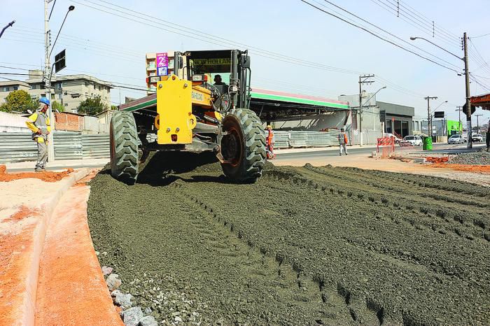 Obras em diversos pontos da cidade continuam em ritmo acelerado