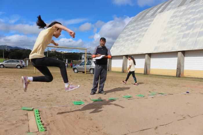 6º Festival de Miniatletismo Escolar reuniu cerca de 1.600 alunos da rede municipal