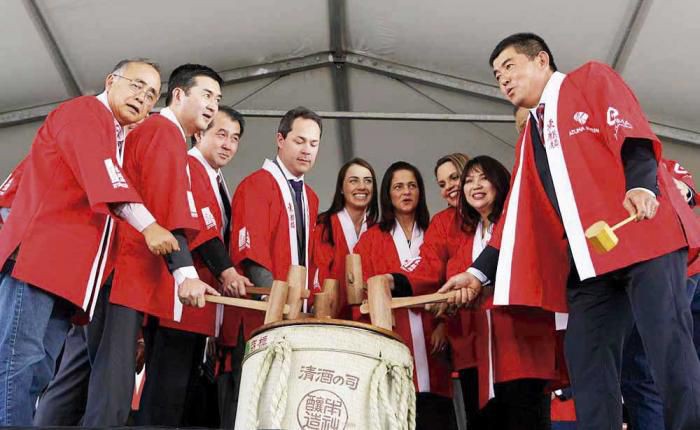 Começou a 38ª Festa de Flores e Morangos de Atibaia
