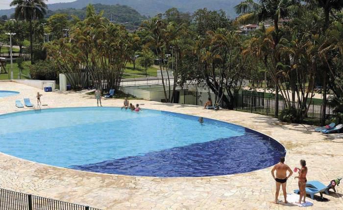 Aproveite o verão nas piscinas públicas de Atibaia!
