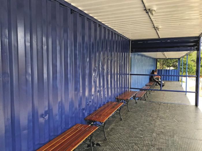 UNIFAAT inova conceito de ponto de ônibus com containers